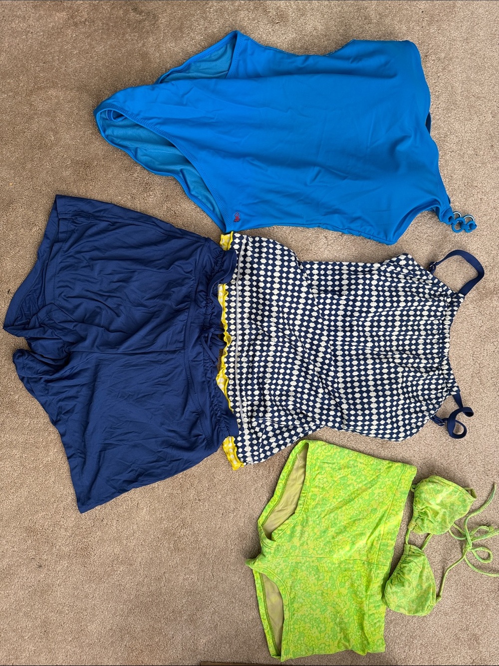 Versatile ladies swimwear